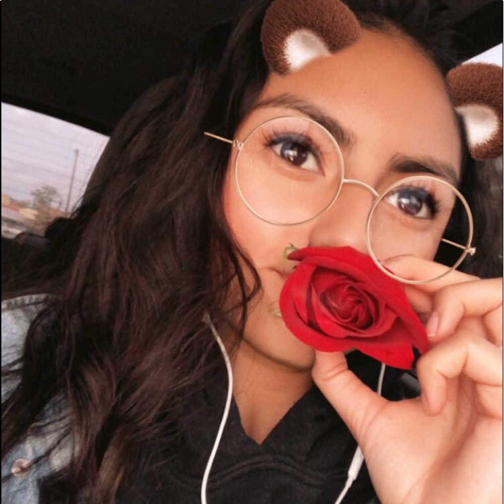 Meet your Posher, Karla